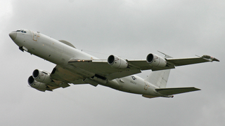 Un pájaro derriba el poderoso avión Mercury E-6B de la Marina de EE.UU. creado para la guerra nuclear